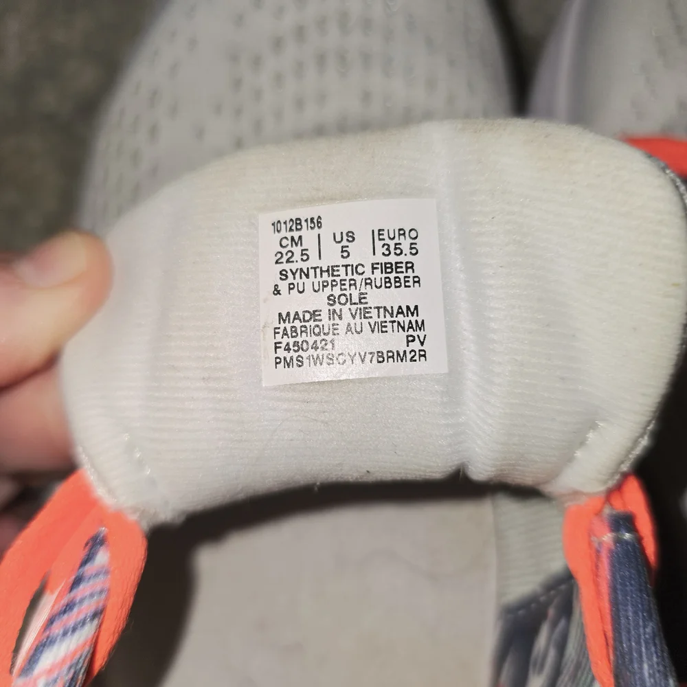 Asics Women's GT2000 Running Shoes - Picture 7 of 8